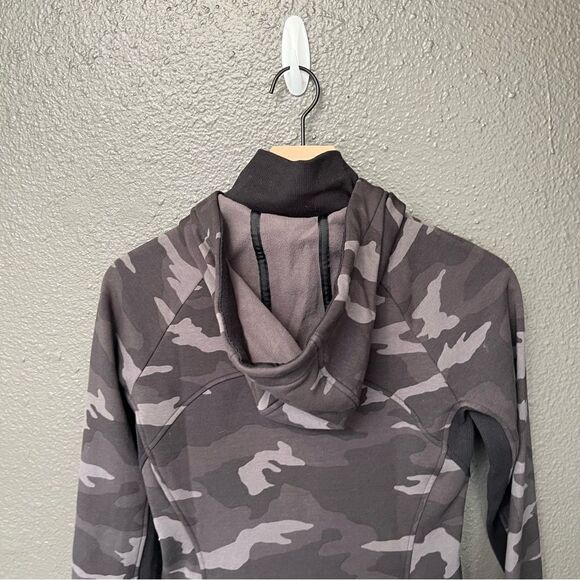 Athleta Triumph Printed Hoodie - Picture 11 of 15